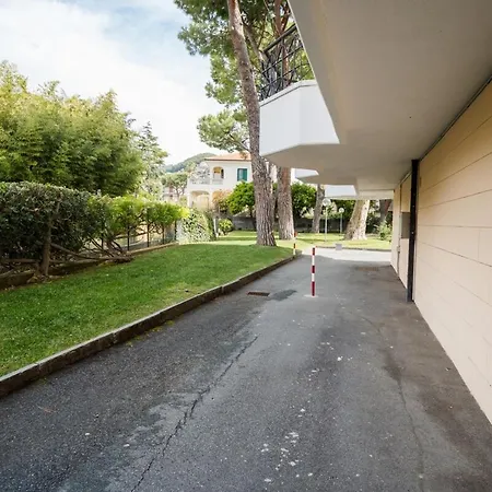 Luna Daire Bordighera